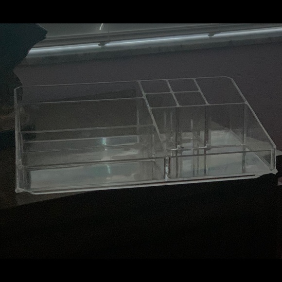 makeup container - Picture 2 of 2